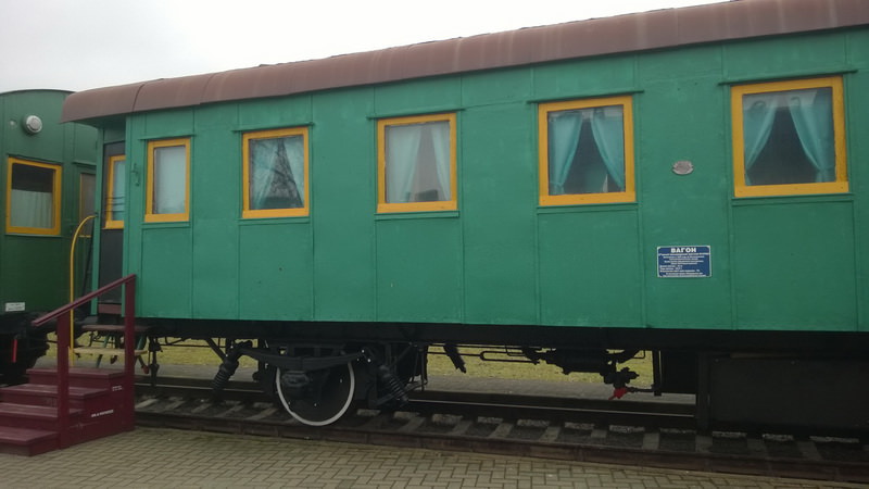Столетние деревянные пассажирские вагоны